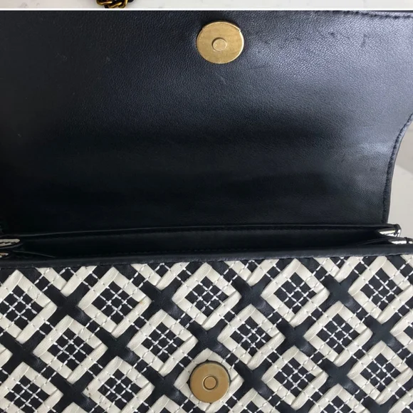 đź’•SALEđź’•Tory Burch Robinson woven satchel - Picture 3 of 9